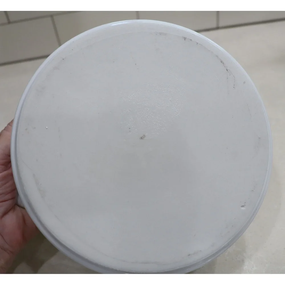 Tienshan Stoneware 2 Quart Round Casserole Dish with Lid Green Heart White